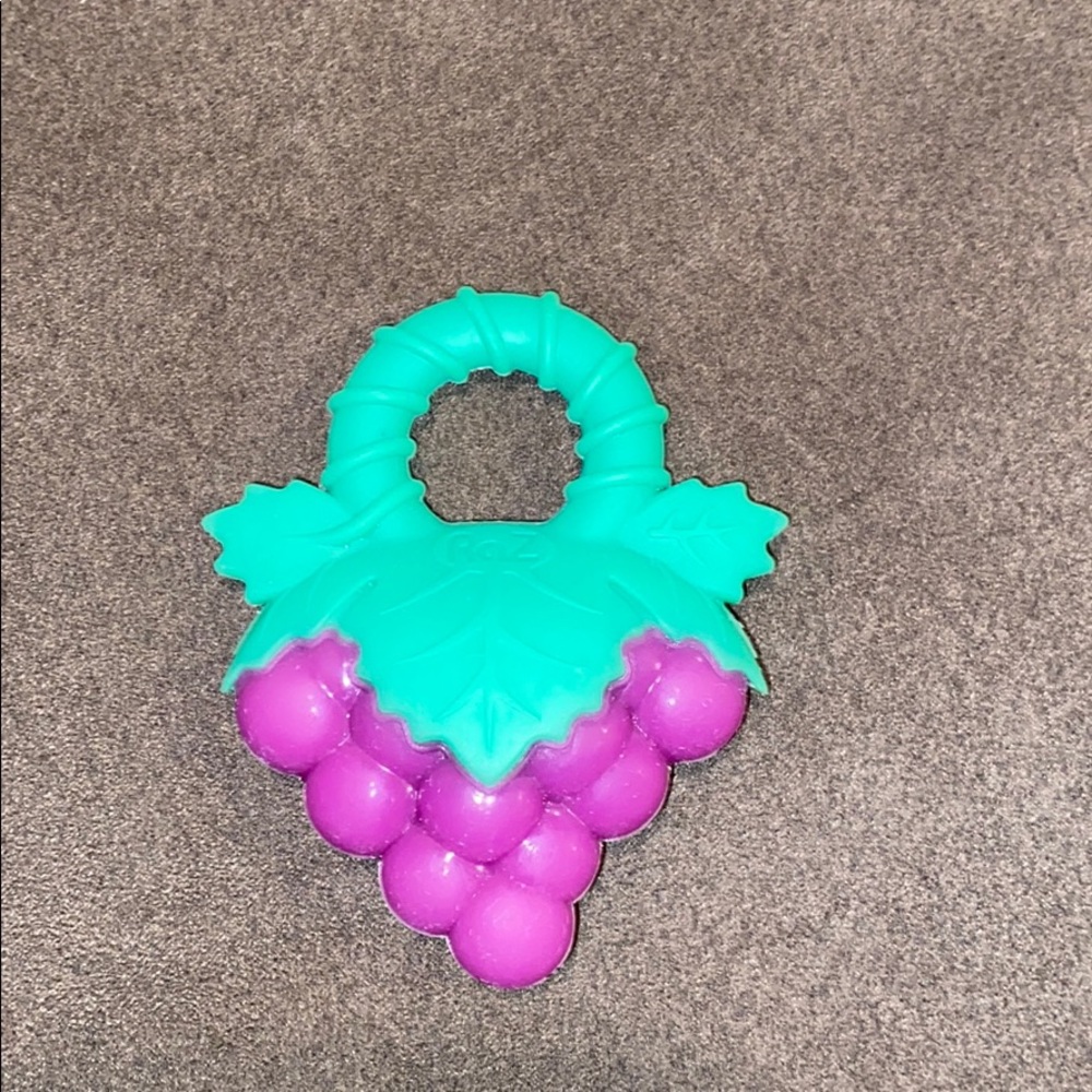 Raz Grapes Teether